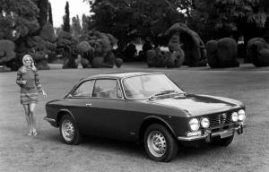 Alfa Romeo 2000 GT Veloce 1971 года 